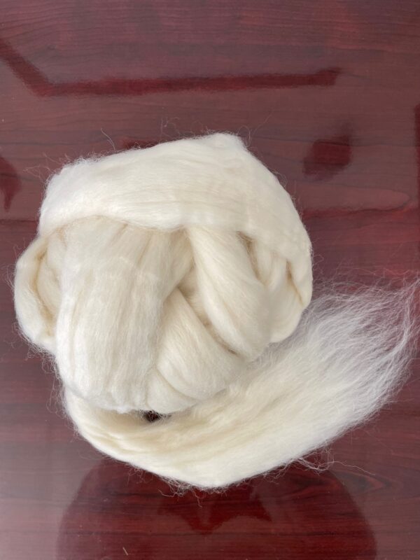 Natural Corriedale wool roving for dyeing