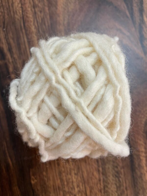 Dyeable dread style yarn